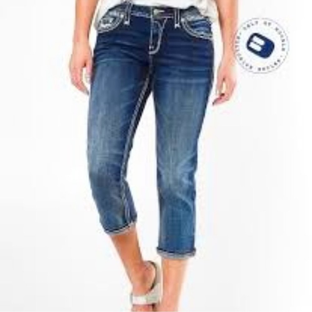 ROCK REVIVAL Sora Skinny Capri Jeans Fleur-De-Lis Back Pockets W/ Rhinestones 🩷